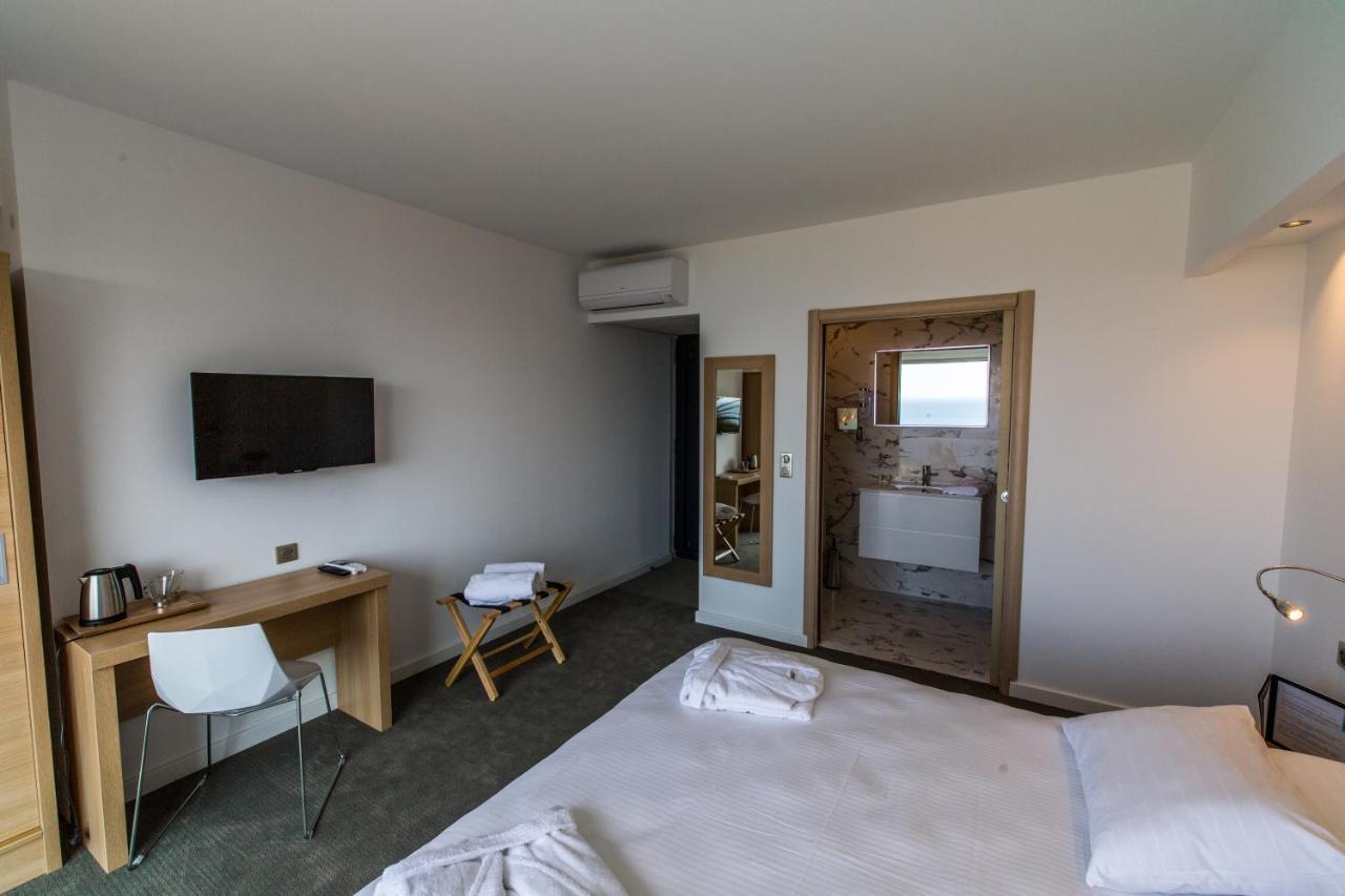 Hotel Villa R Καλβί Εξωτερικό φωτογραφία