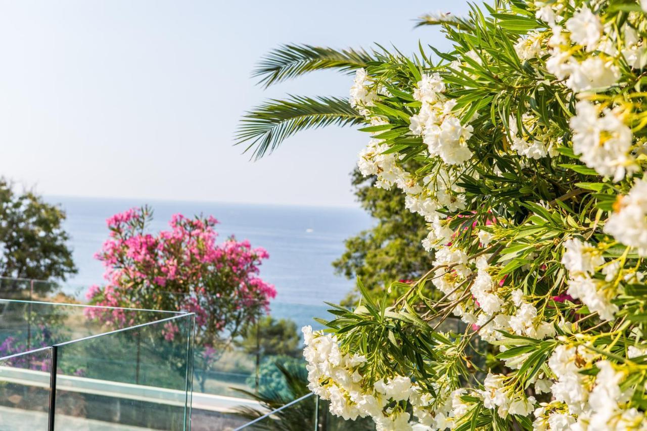 Hotel Villa R Καλβί Εξωτερικό φωτογραφία