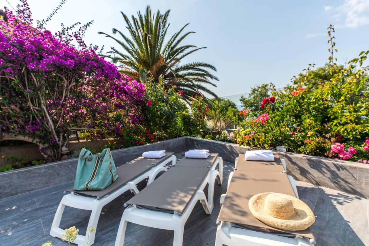 Hotel Villa R Καλβί Εξωτερικό φωτογραφία