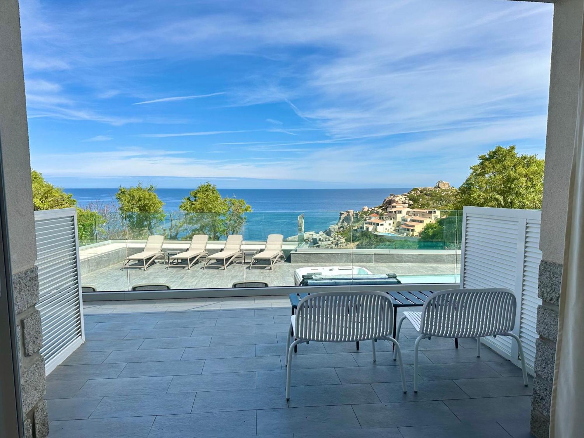 Hotel Villa R Καλβί Εξωτερικό φωτογραφία